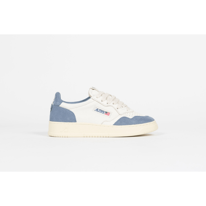 Autry Medalist Low EW01 AULW-EW01-WHTSKY
