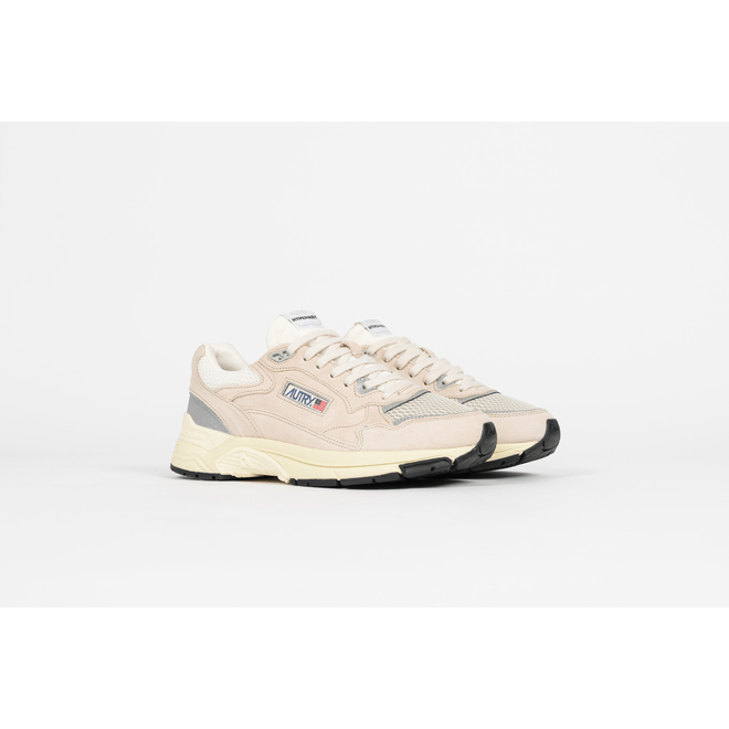 Autry Hyperway Low UM03 HYLM-UM03-SNDSIL