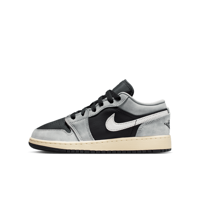 Nike Air Jordan 1 Low SE Older Kids'