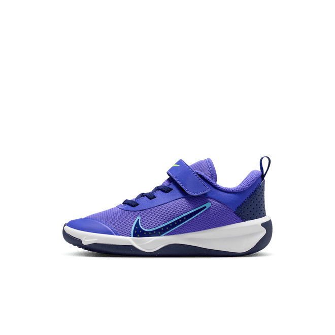 Nike Omni Multi-Court Younger Kids' DM9026-500