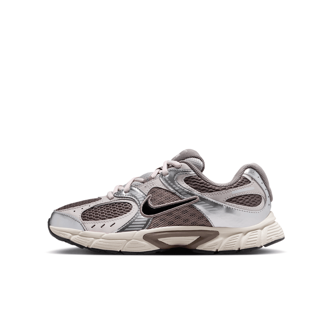 Nike V5 RNR Big Kids' HQ6411-200