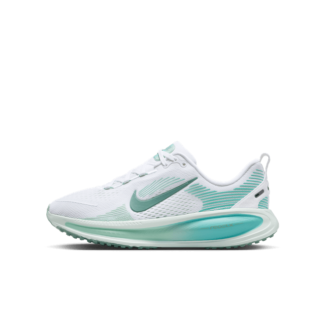 Nike Vomero 18 Older Kids' Road HQ2157-106