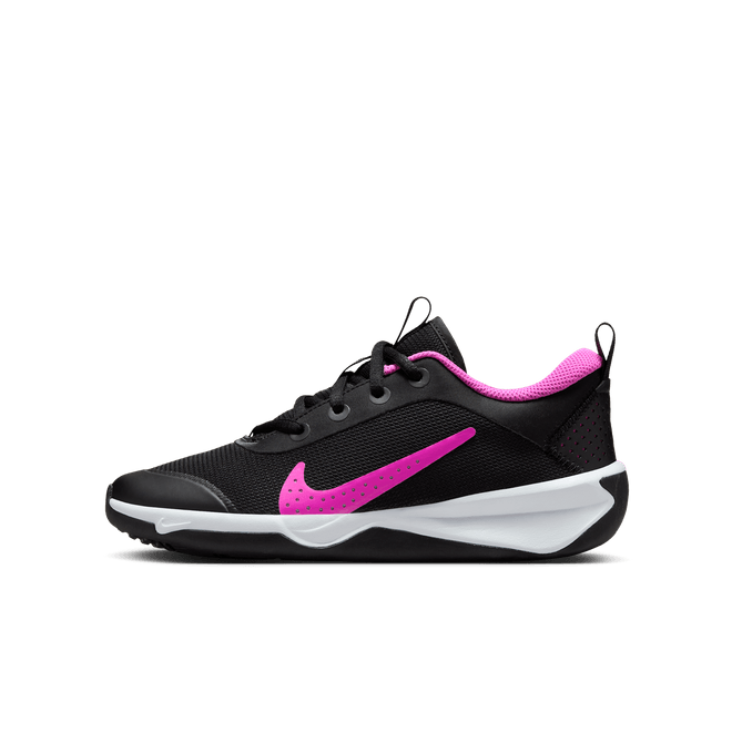 Nike Omni Multi-Court Older Kids' Indoor Court DM9027-011