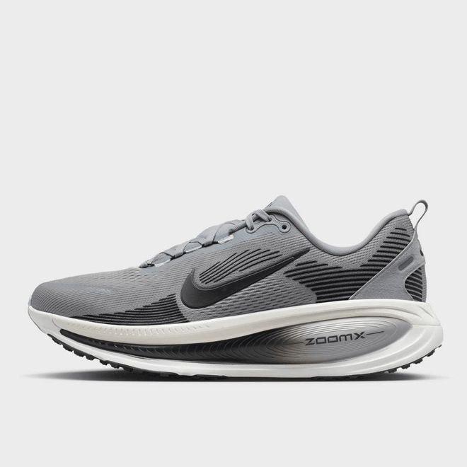 Nike Vomero 18  HM6803-012
