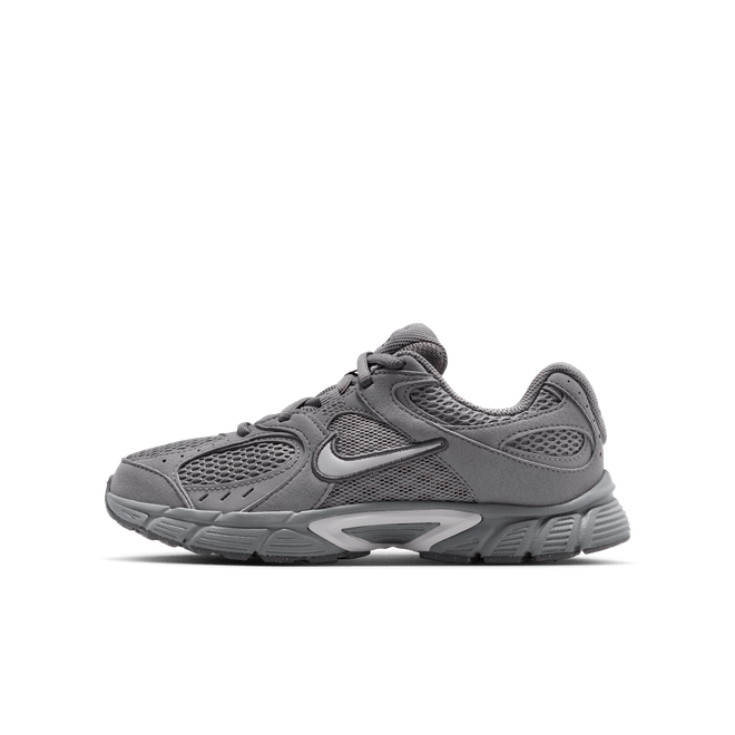 Nike V5 Runner Suede Older Kids' IO1644-001