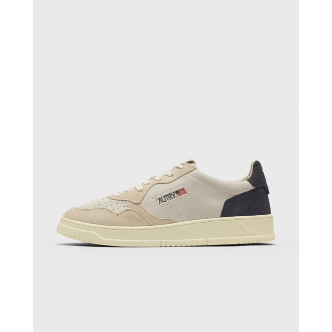 Autry Action Shoes Medalist Low Man A1UNAULMTS29