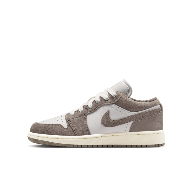 Air Jordan 1 Low Big Kids' 553560-026