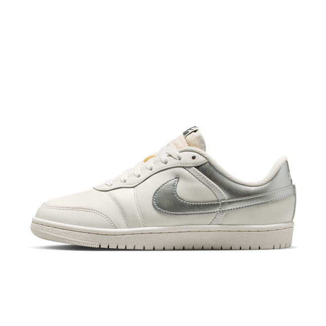 Air Jordan Skyline Low IQ6586-101