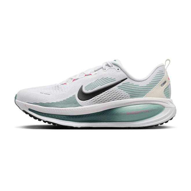 Nike Vomero 18  HM6803-110