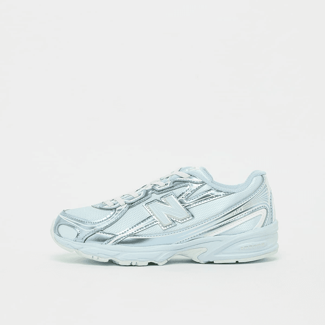 New Balance 740