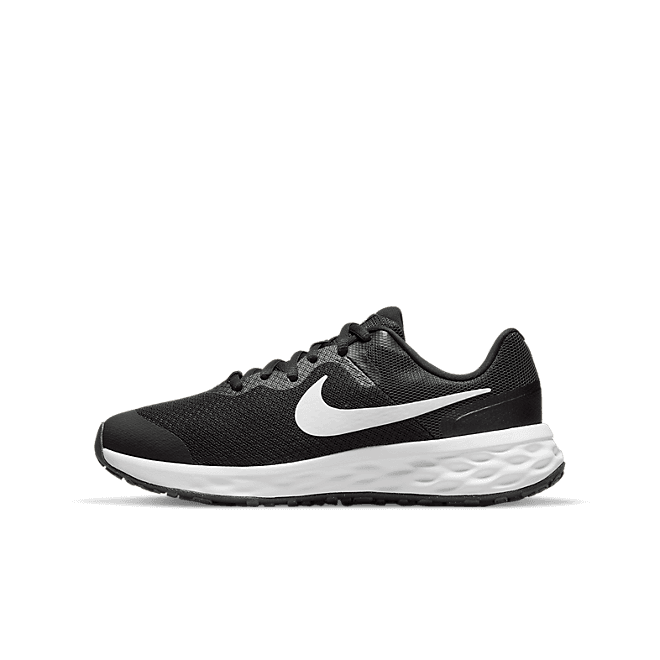 Nike Revolution 6