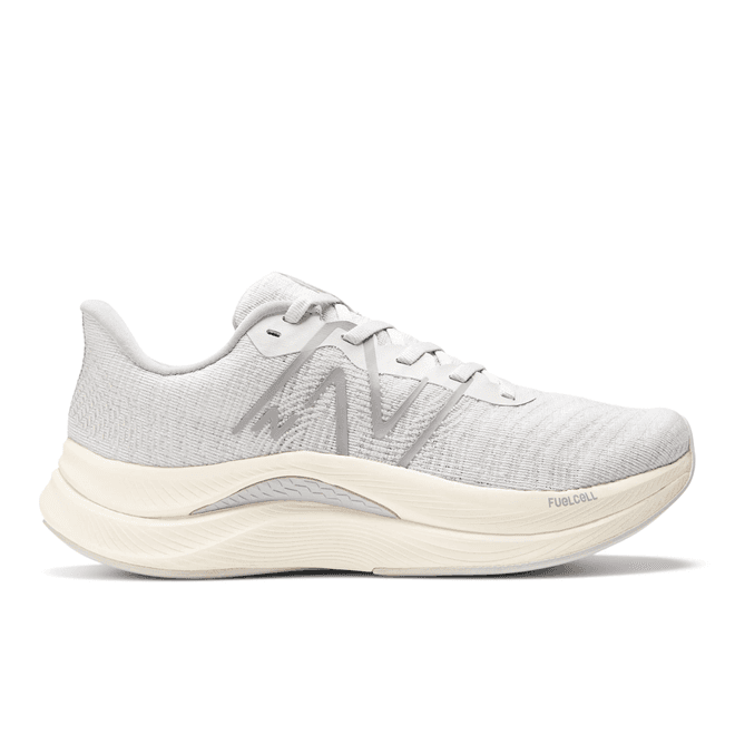 New Balance FuelCell Propel v4