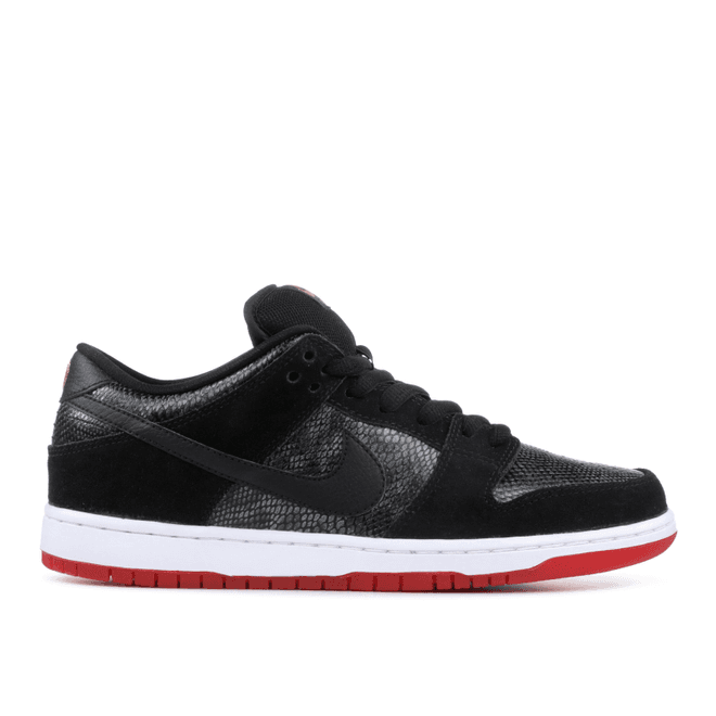 Nike Dunk SB Low Snake Eyes