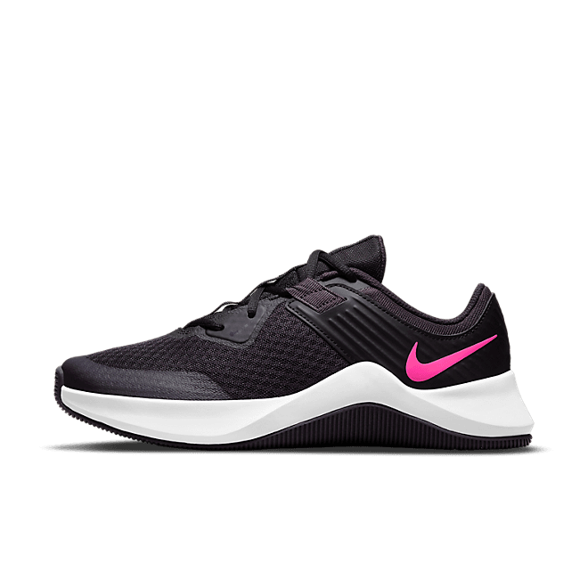Nike  W NIKE MC TRAINER  women's Sports Trainers (Shoes) in Black