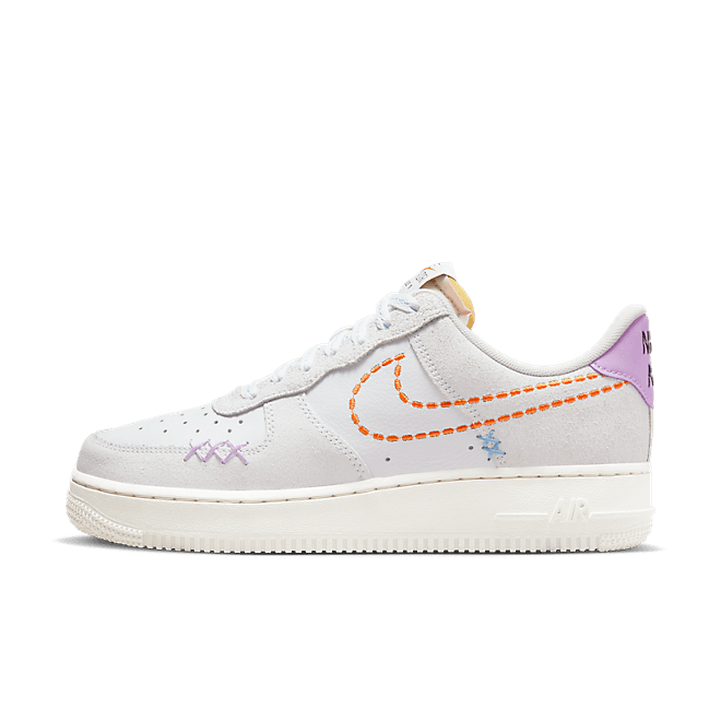 Nike Wmns Air Force 1 '07 SE '101'