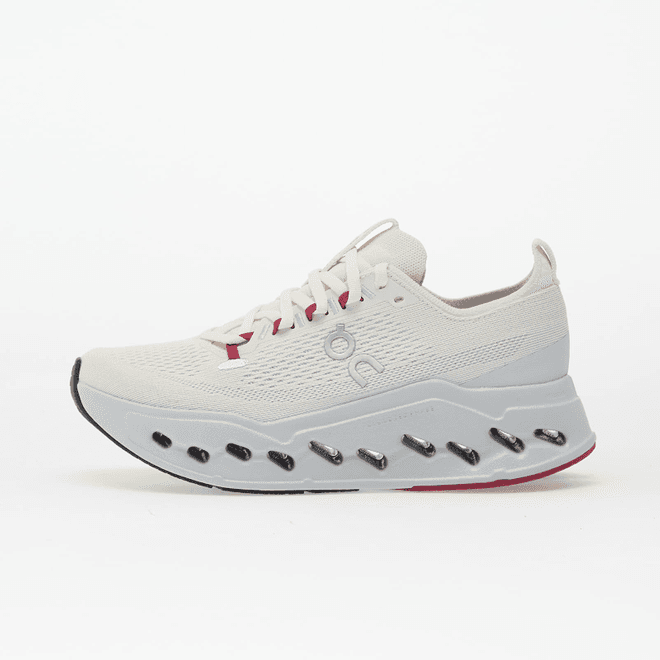 On W Cloudsurfer Max Ivory