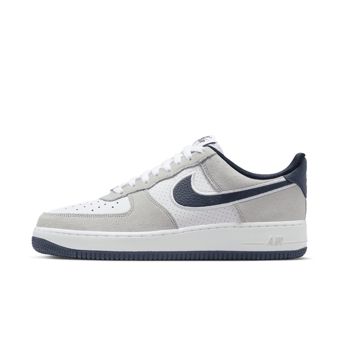 Nike Air Force 1 '07 LV8