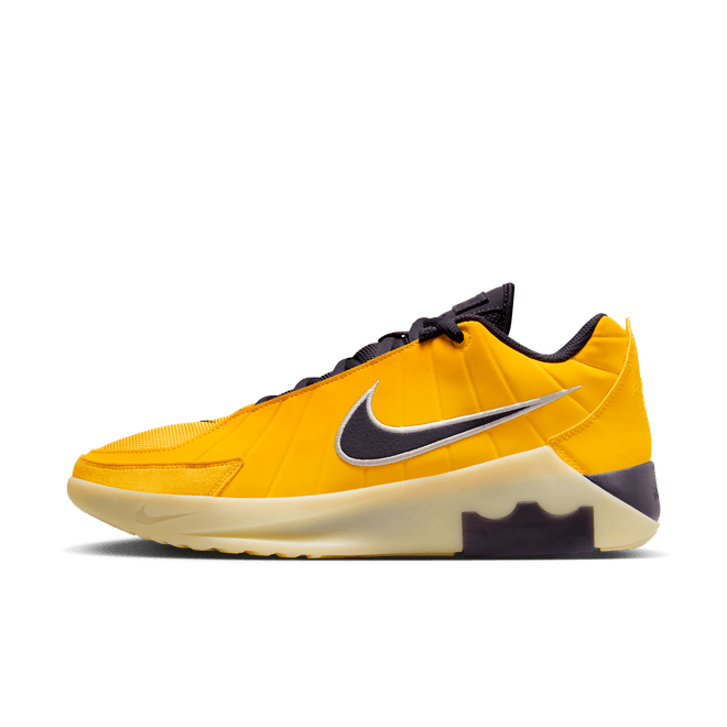 Nike LeBron Witness 9 Basketball