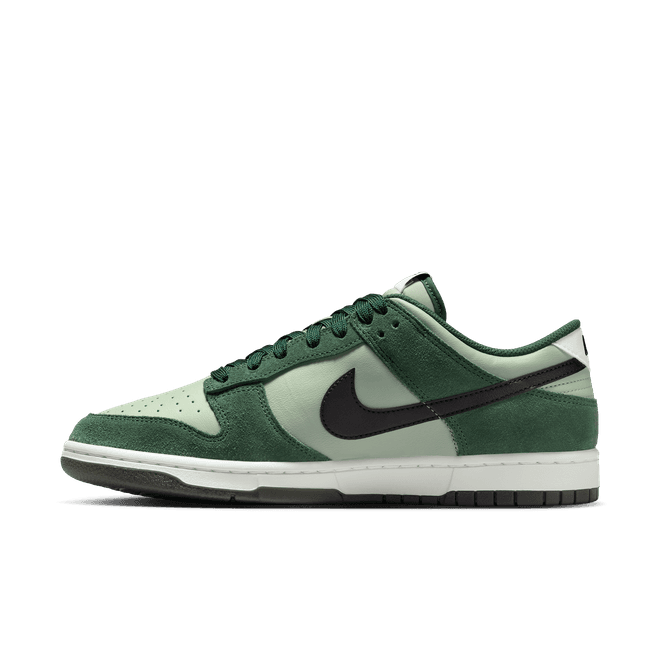 Nike Dunk Low Retro SE