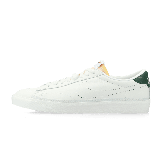 Nike Tennis Classic AC sail