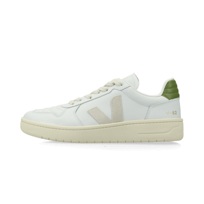 VEJA V-82 II Grained Leather white