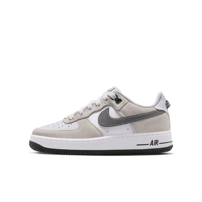 Nike Air Force 1 LV8