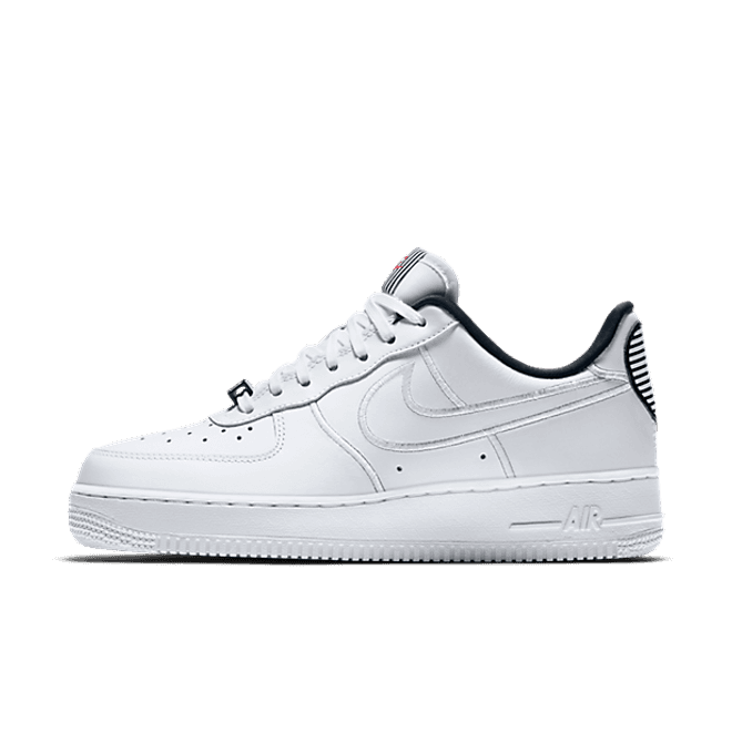 Nike Air Force 1 07 SE LX 'Valentine'