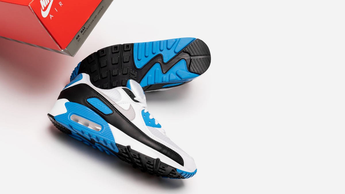 Nike Air Max 90 OG III Laser Blue in Erdumlaufbahn! ☄️