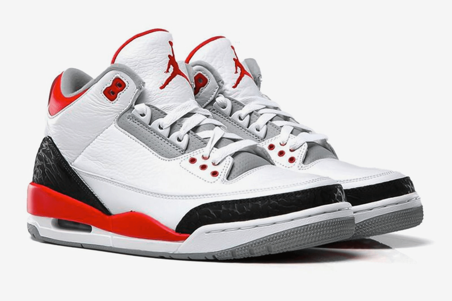 Der Air Jordan 3 'Fire Red' feiert sein Comeback mit Nike Air-Branding