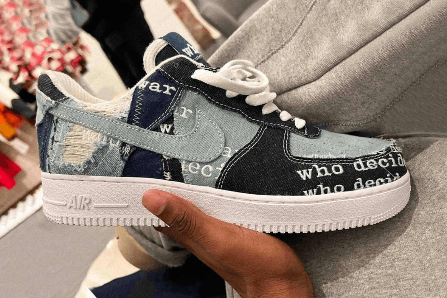 Die Who Decides War x Nike Air Force 1 Low im Detail