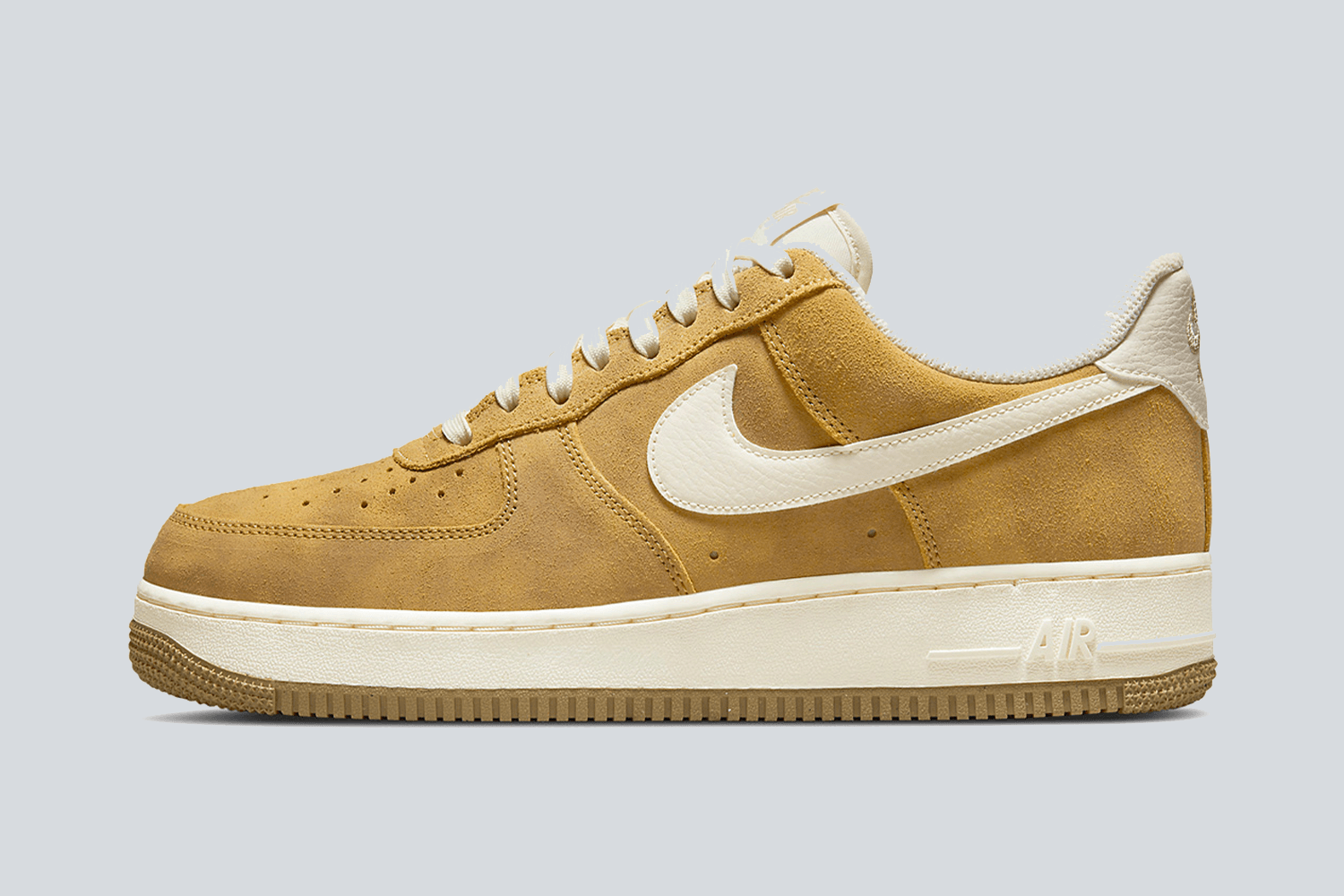 Der Nike Air Force 1 Low in 'Sanded Gold'
