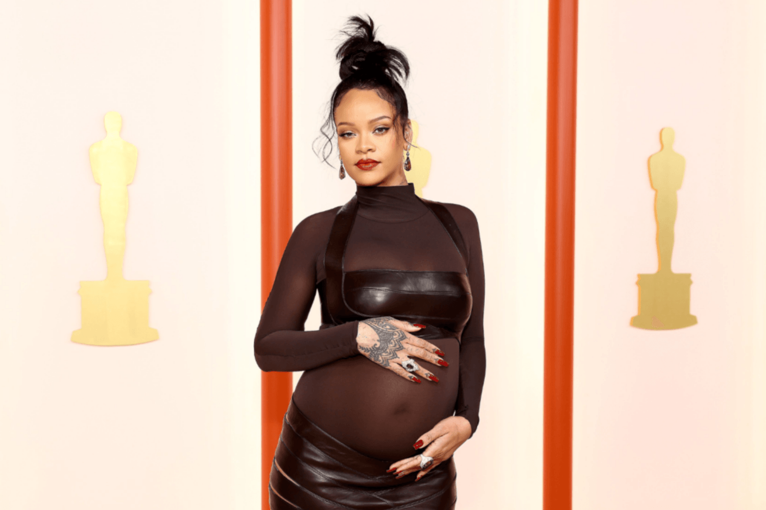 Bemerkenswerte Looks und Rihannas Babybauch bei den Oscars 2023 - ein Rückblick