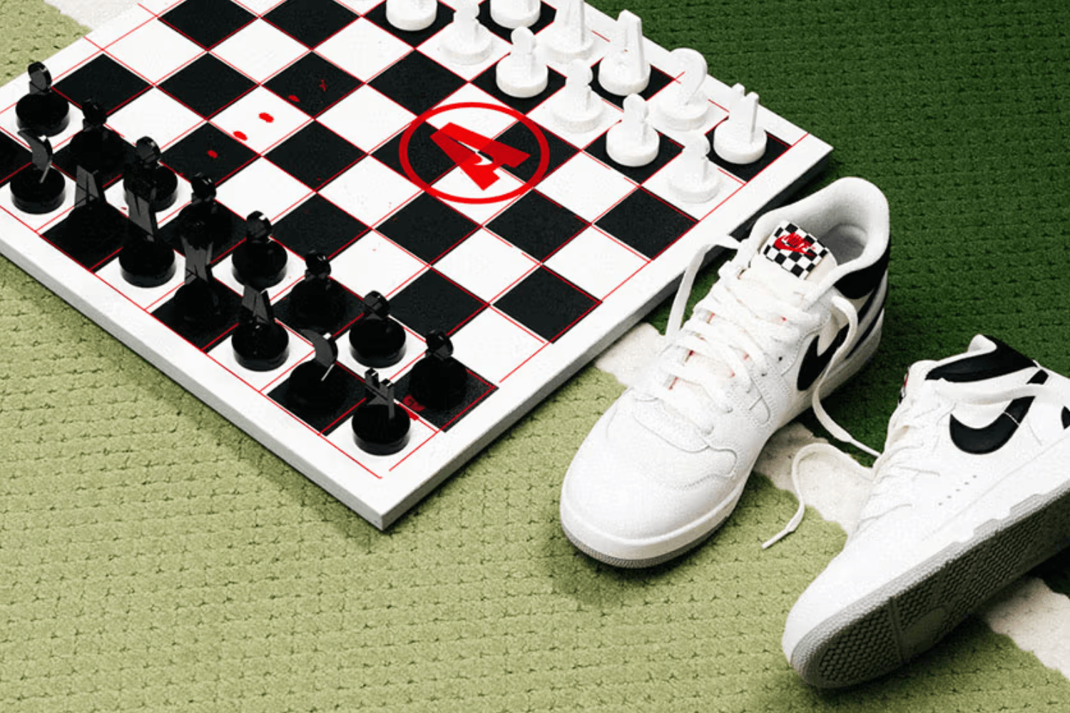 Solebox feiert die Rückkehr des Nike Attack 'White/Black' mit einem exklusiven Schachbrett