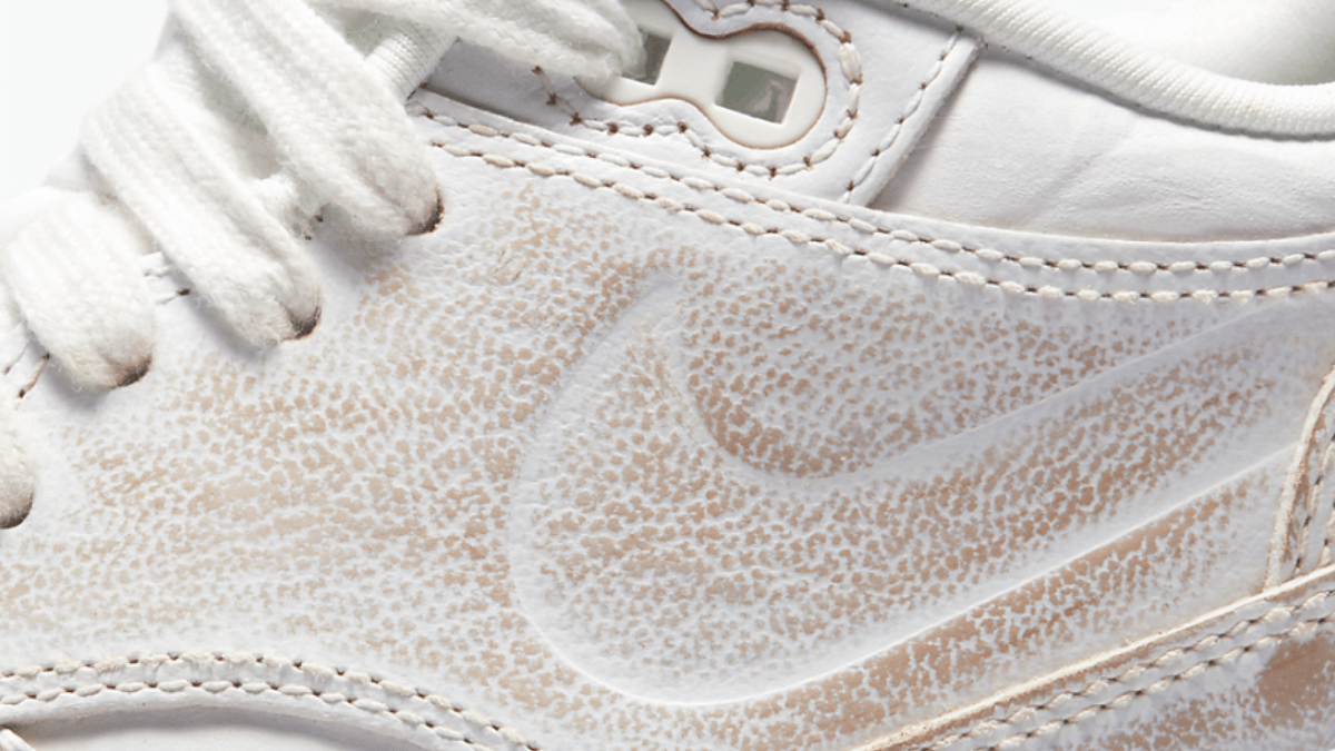 The Nike Air Max 1 'Summit White' features a secret colorway