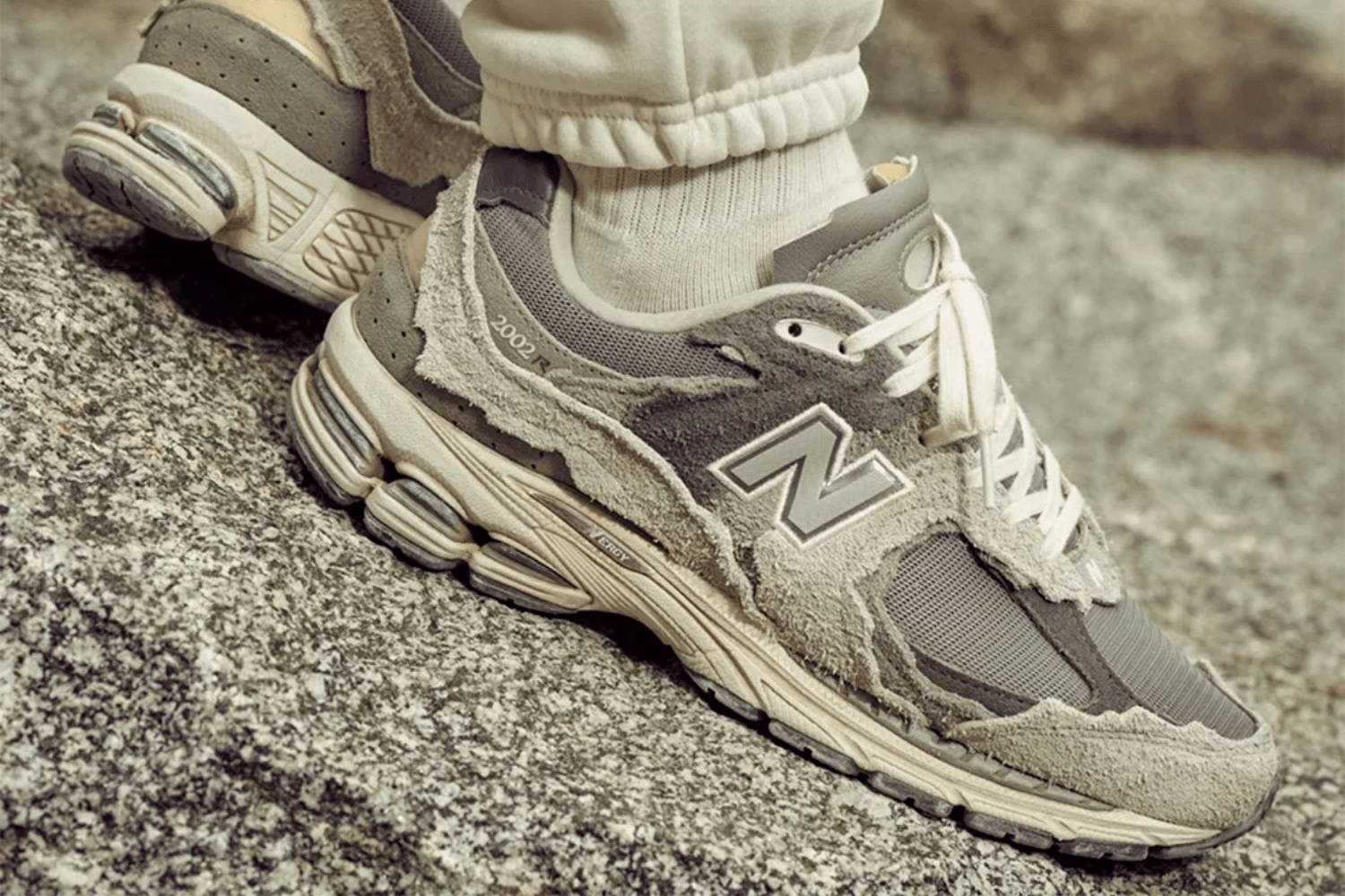 How to style the New Balance 2002r