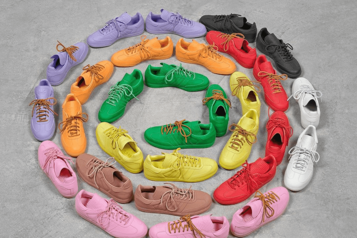 Pharrell Williams shows colorful Humanrace falsas adidas Samba collection