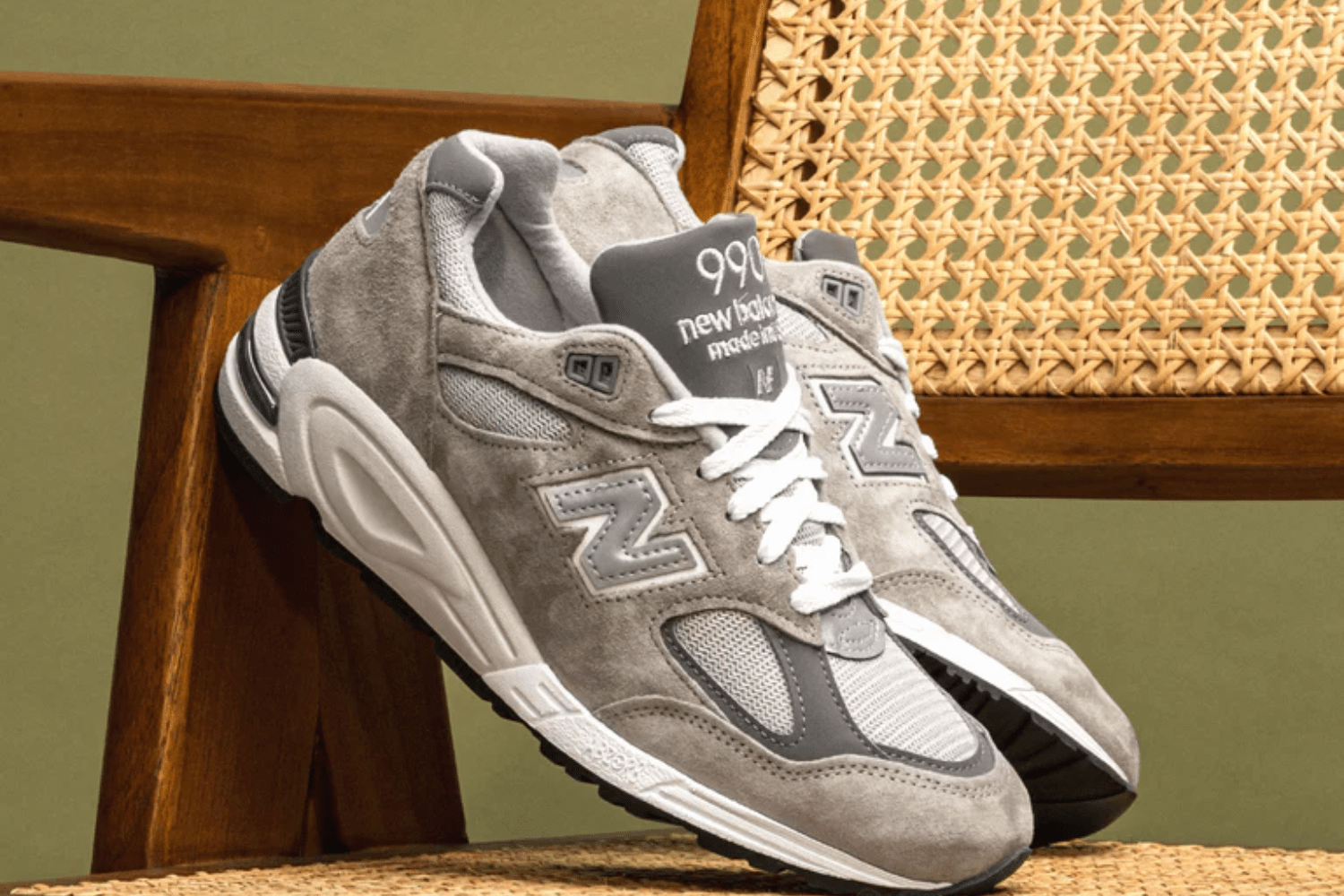 Profit from 20% off the New Balance 990 at Asphaltgold