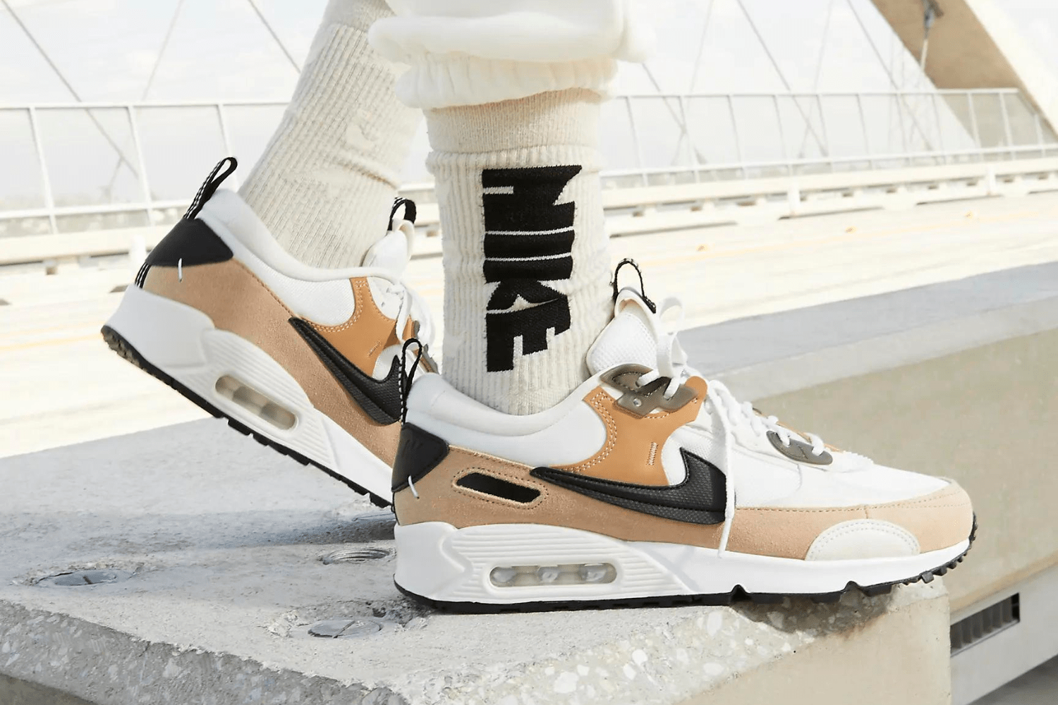 Discover the most popular Nike Air Max 90 Futura WMNS colorways