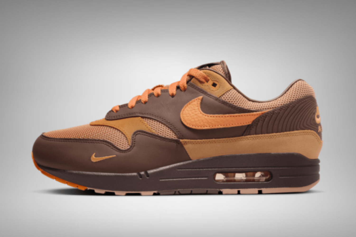 Official images of the Nike Air Max 1 'King's Day' colorway