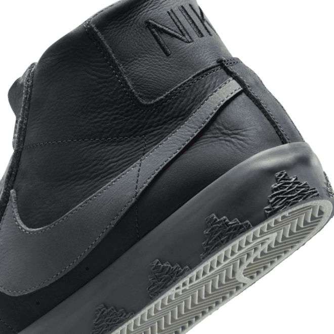 Di'orr Greenwood x Nike SB Blazer 'Black' mid sole