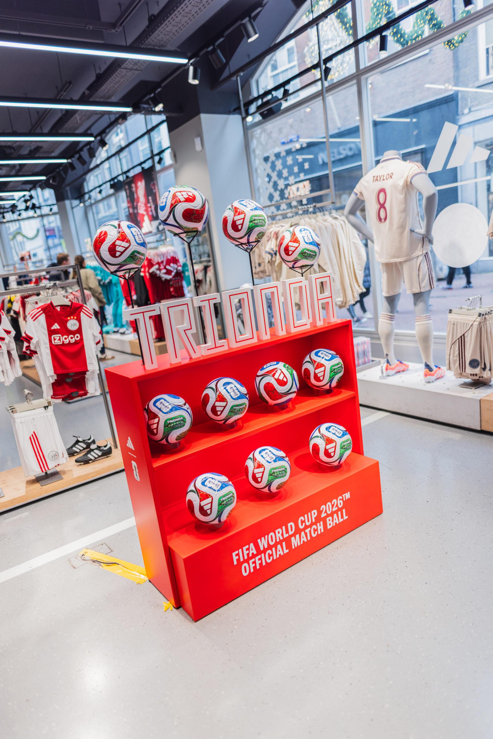 Sneakerjagers adidas Store Amsterdam