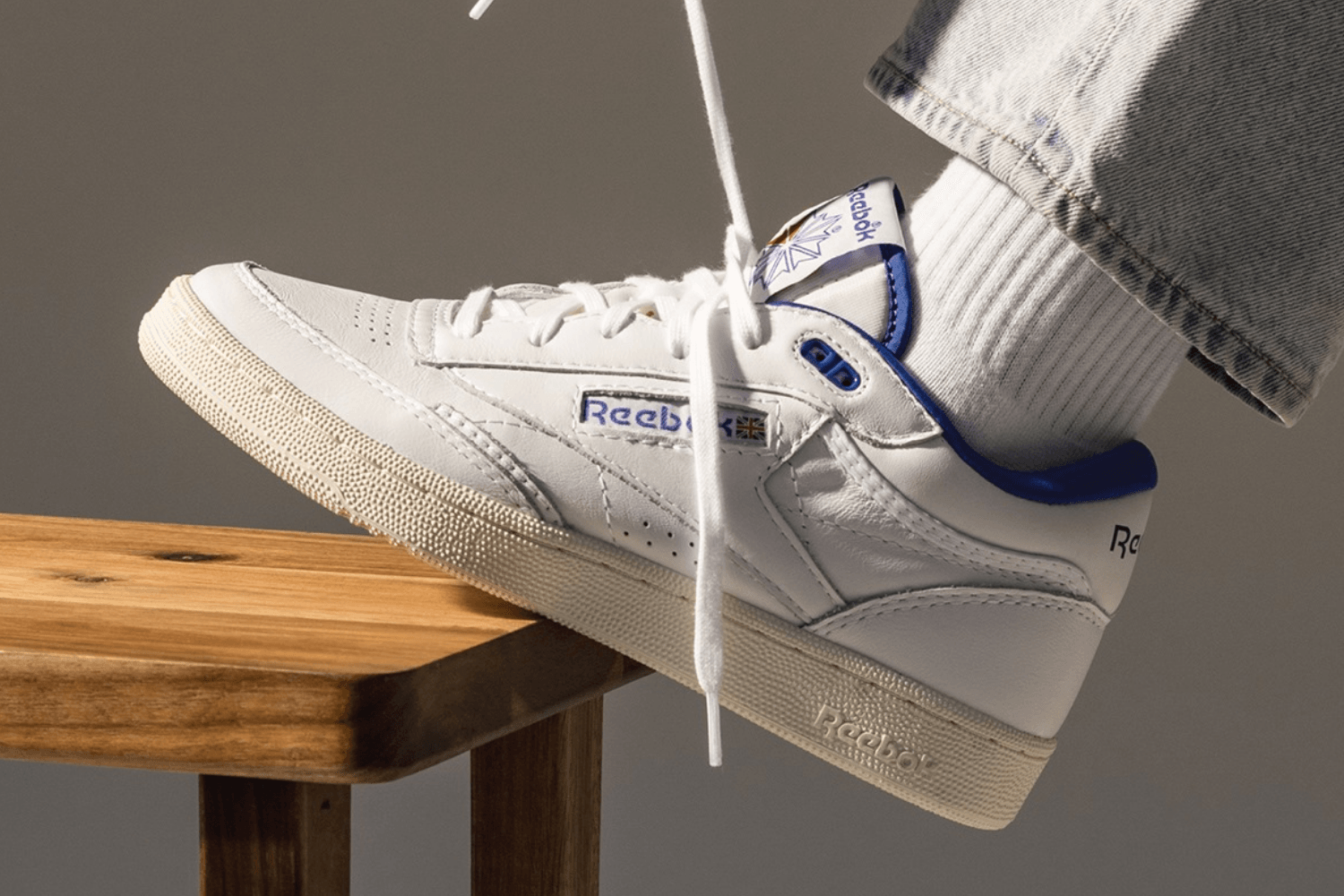 Hoe style ik de Reebok Club C?