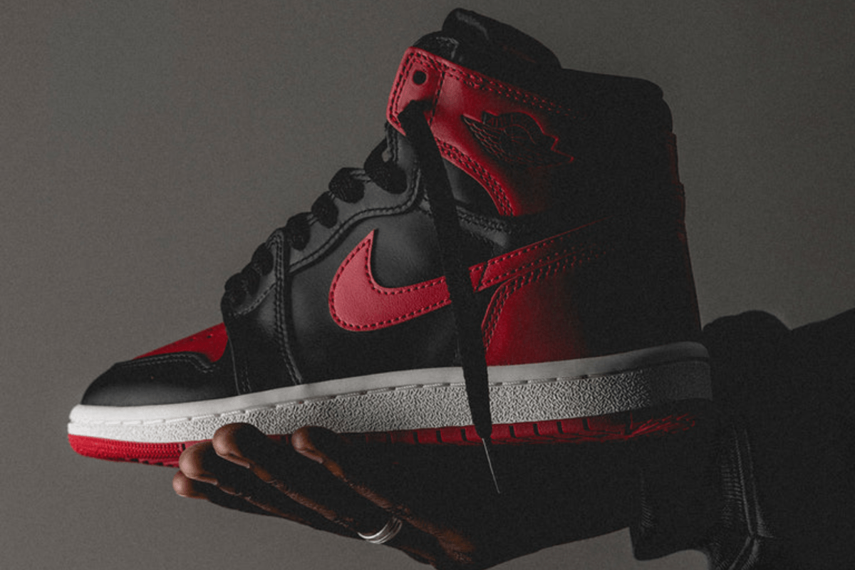 De release van de Air Jordan 1 High OG '85 'Bred' is eindelijk hier
