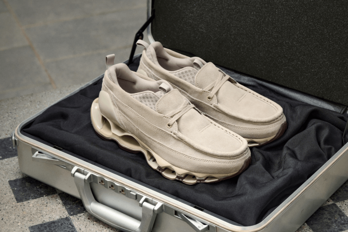 De Mizuno Wave Prophecy Moc Suede is een mix van technologie en luxe