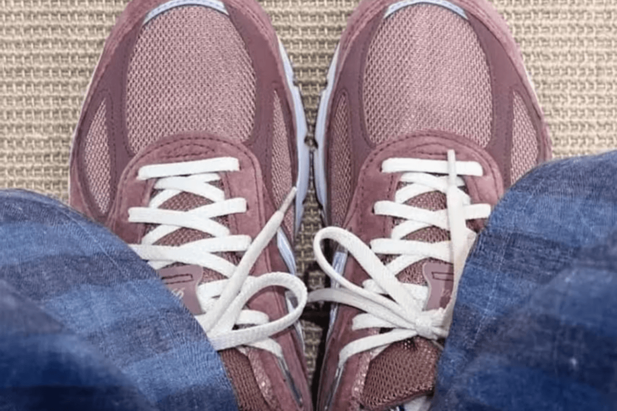 Ronnie Fieg teaset een volgende Kith x New Balance 990v4 release