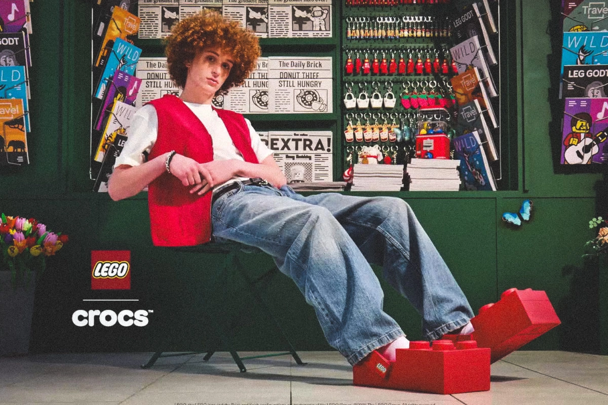 Alles wat je moet weten over de LEGO® x Crocs Brick Clog in 'Bright Red'