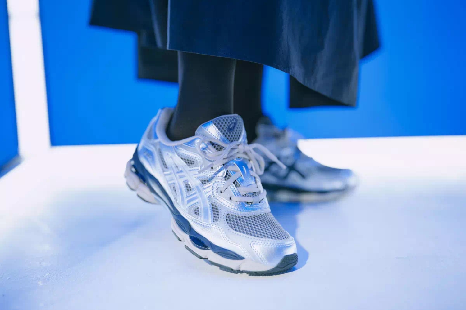 BILLY'S feiert sein 10-jähriges Jubiläum mit dem ASICS GEL-NYC 'Pure Silver & Midnight'