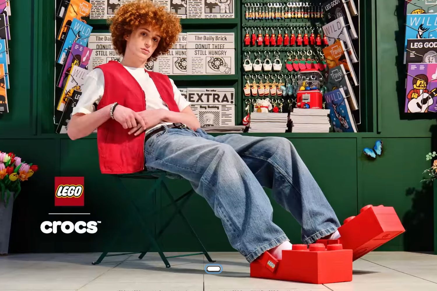 Das müsst ihr über den LEGO® x Crocs Brick Clog in 'Bright Red' wissen