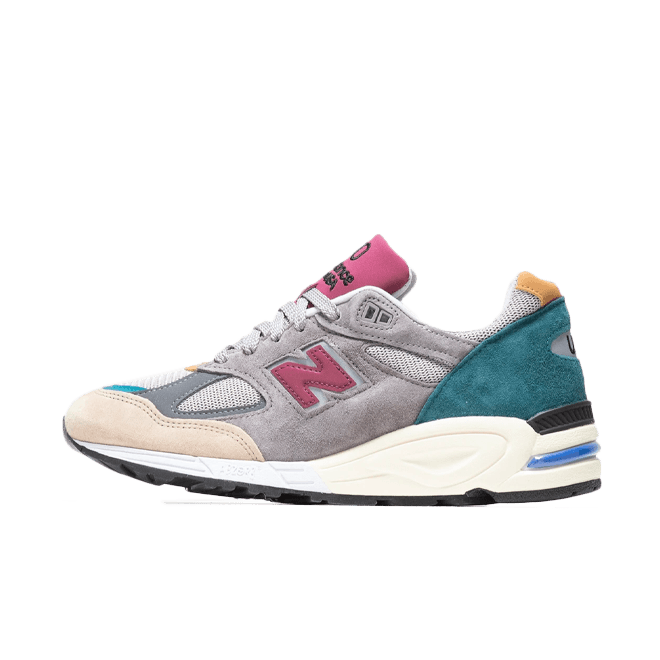 New Balance M990CP2