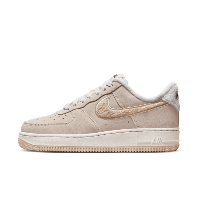 Nike Air Force 1 07 SE 'Sanddrift' DQ7583-001